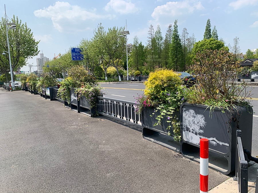 1588145226852143.jpg 花箱