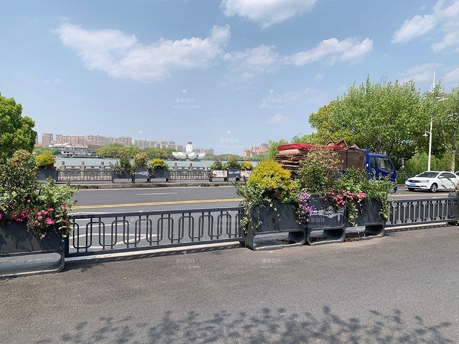 1588145227285727.jpg 花箱