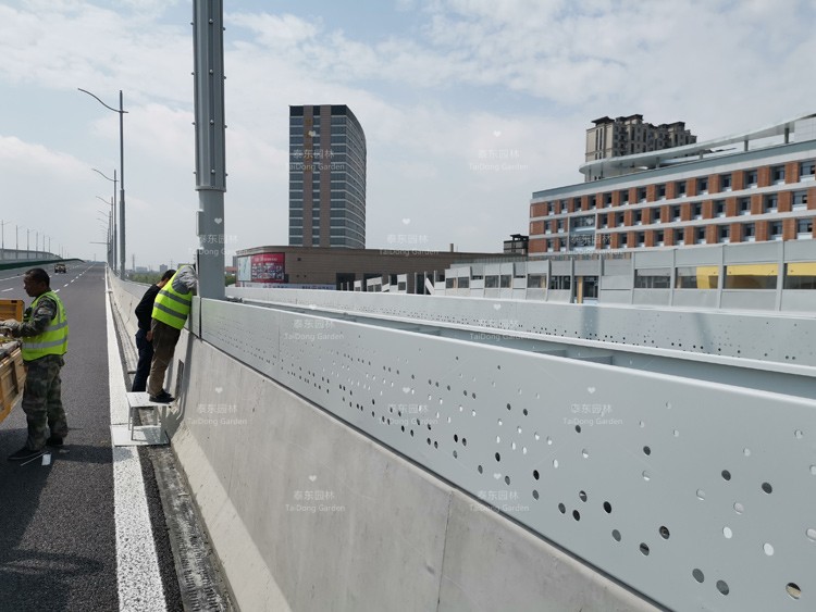 1619058603446450.jpg 花箱