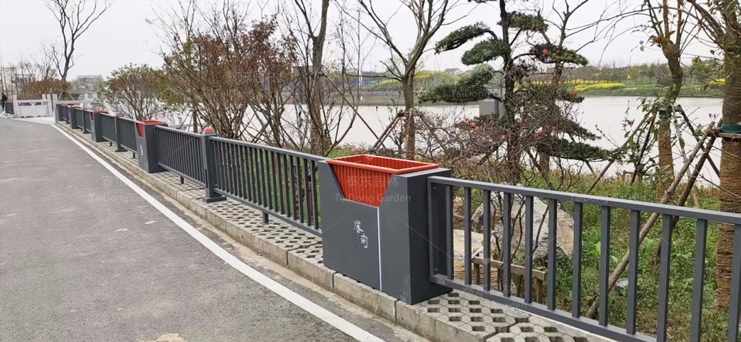 1689124654221587.jpg 花箱