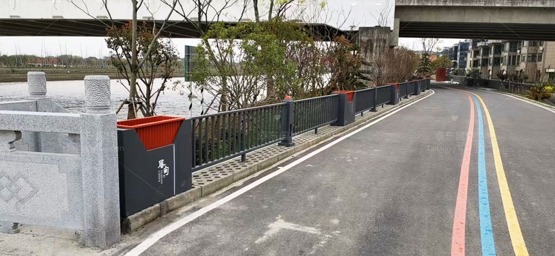 1689124655344390.jpg 花箱