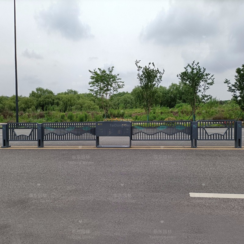 1689148025840319.jpg 花箱