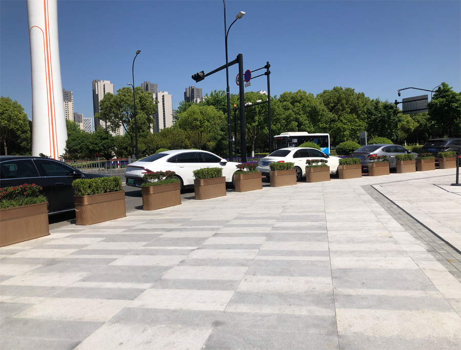 1715749014361319.jpg 花箱