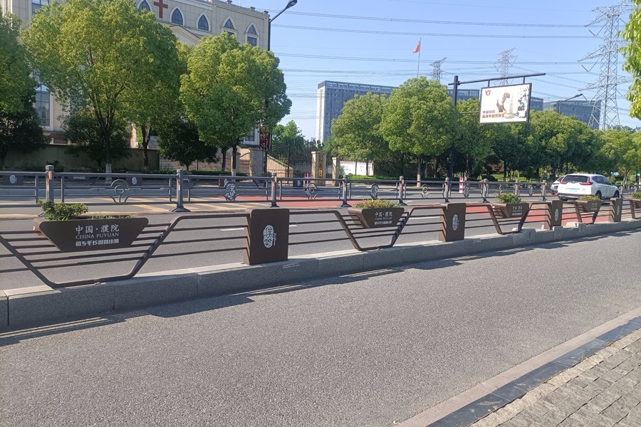 1717030417141579.jpg 花箱