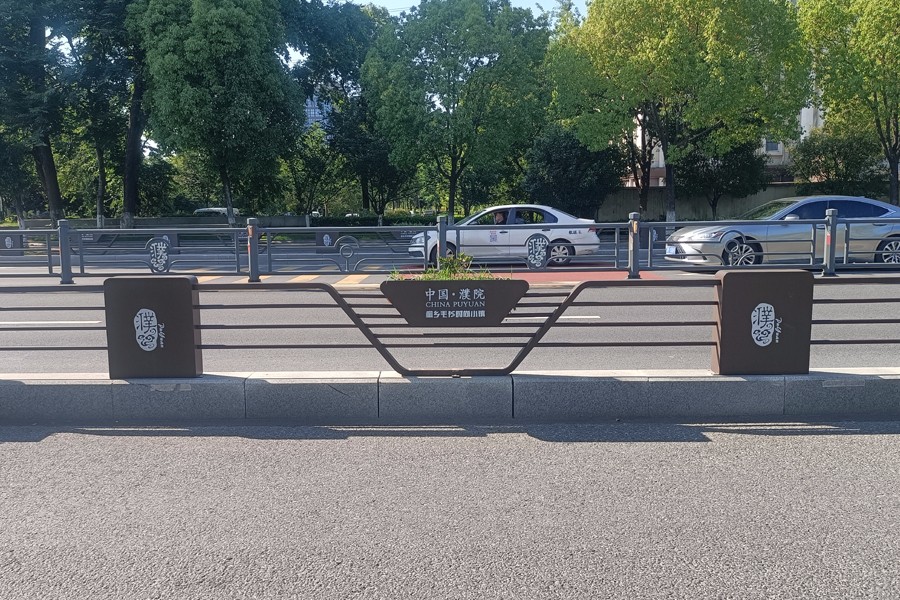 1717030417430358.jpg 花箱